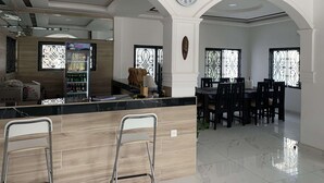 Bar (en la propiedad)
