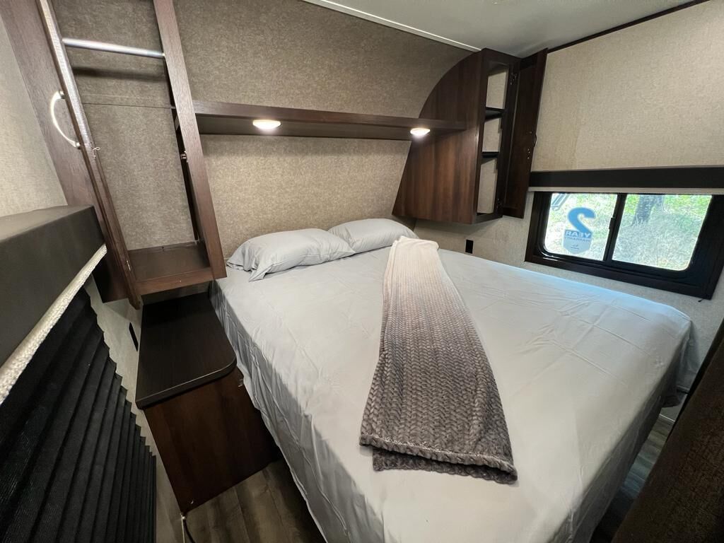 RV close to downtown 