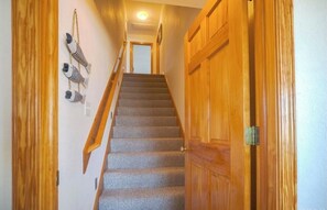 Interior - Beachside Breeze! 5 BR 3 BA beach paradise! (Nags Head)