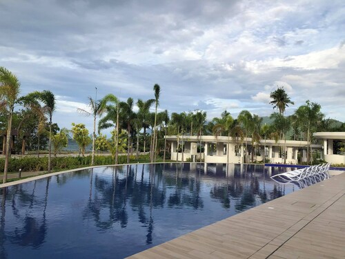 3 Bedrooms Bedroom Near Beach Big Pool 