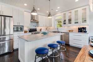 Fridge, microwave, dishwasher, coffee/tea maker