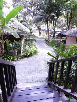 Vista frontal de la propiedad