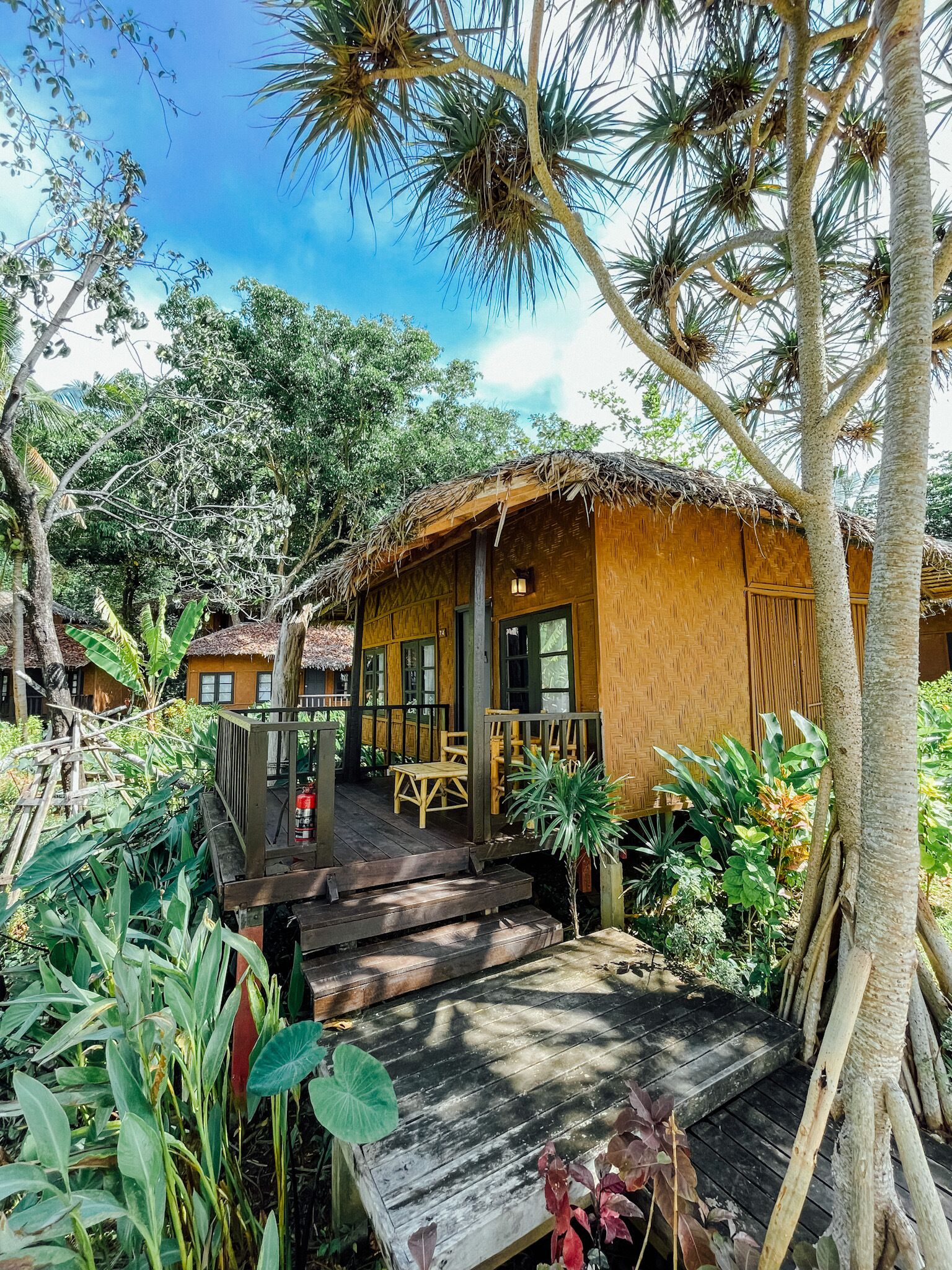 Superior Chalet, 1 Bedroom, Sea View, Sea Facing | 1 bedroom, in-room safe, free WiFi, bed sheets