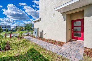 Exterior - Chic Modern Condo-Spacious, Mickey Bed, Game Room (Four Corners)