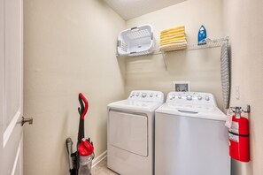 Interior - Chic Modern Condo-Spacious, Mickey Bed, Game Room (Four Corners)