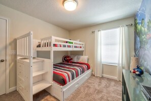 6 Schlafzimmer, Bügeleisen/Bügelbrett, Reisekinderbett, WLAN