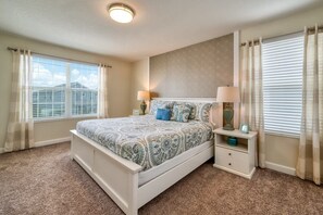 6 habitaciones, tabla de planchar con plancha, cuna de viaje y wifi 