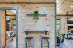 3 quartos, ferros/tábuas de passar roupa, Wi-Fi, roupa de cama