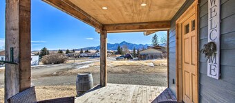 Beautiful Livingston Home w/ Mountain Views