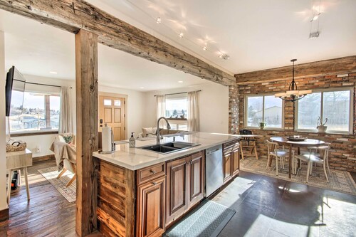 Beautiful Livingston Home w/ Mountain Views