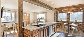 Beautiful Livingston Home w/ Mountain Views