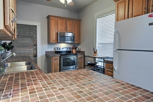 Historic Moss Point House w/ Loft - 6 Mi to Beach!