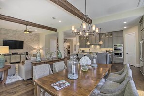 House (4 Bedrooms) | Front of property