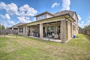 House (4 Bedrooms) | Interior - Family-friendly Brookshire Home w/ Game Room! (Katy)