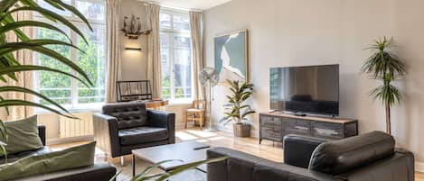 Téléviseur, livres