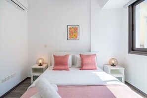 2 bedrooms, iron/ironing board, WiFi, bed sheets - Crystal 2-Bedroom Apartment in Larnaca (Cyprus - Larnaca)