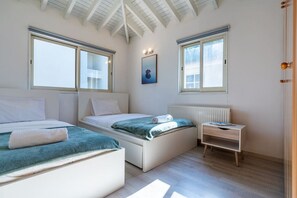 4 chambres, fer et planche à repasser, Wi-Fi, draps fournis