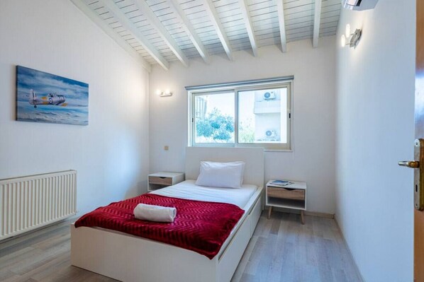 4 slaapkamers, een strijkplank/strijkijzer, wifi, beddengoed