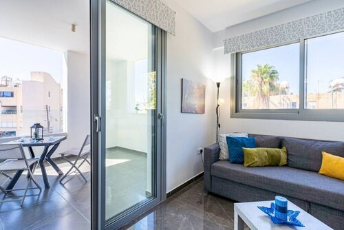 Kmeidos 1-Bedroom Apartment & Balcony in Larnaca