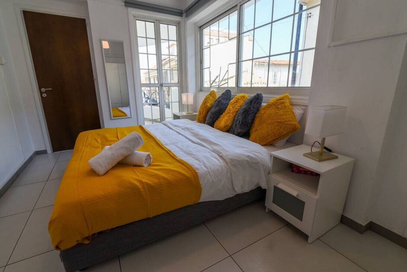 2 Schlafzimmer, Schreibtisch, Bügeleisen/Bügelbrett, WLAN