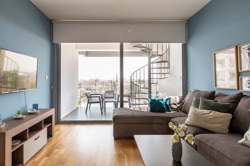 ★ Jay`s Penthouse 2-BR Apt W/ Terrace in Larnaca