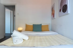 1 habitación, tabla de planchar con plancha, wifi y ropa de cama 