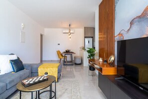 TV - Flair 1-Bedroom Apartment in Larnaca (Cyprus - Larnaca)