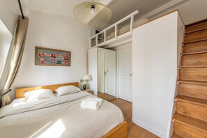 1 chambre, fer et planche à repasser, Wi-Fi, literie fournie