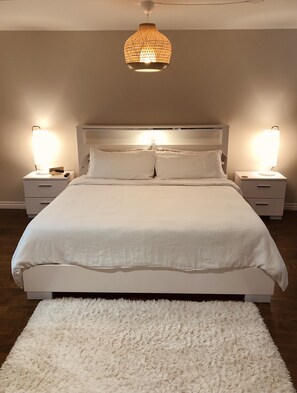 3 bedrooms, iron/ironing board, WiFi, bed sheets