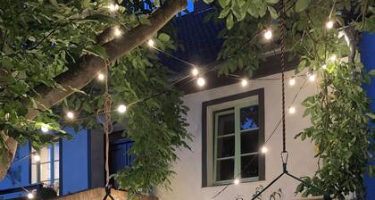 Cosy, renovated old house, w/ fireplace,10 min from the lake side. Pet friendly.