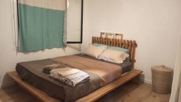 3 chambres, fer et planche à repasser, Wi-Fi gratuit, draps fournis