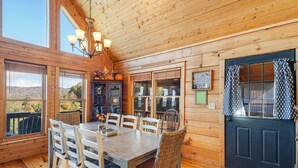 Dining - Steps from Hatley Pointe - Short drive to downtown Asheville! (Mars Hill)