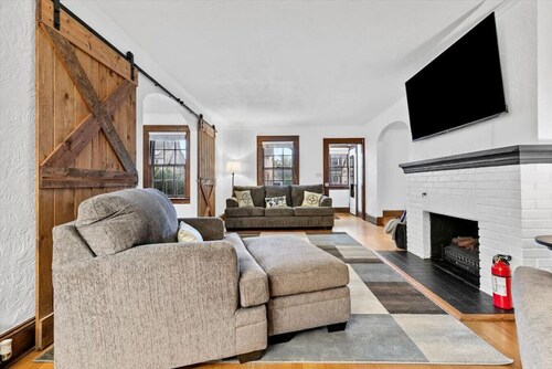 Quintessential Cozy Haven, Brooklawn Beauty