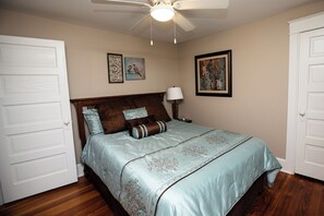 6 bedrooms, iron/ironing board, bed sheets