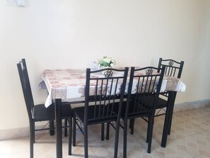 Apartment | Dining