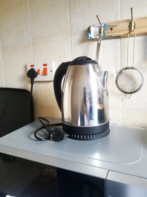 Apartment | Kopi dan/atau pembancuh kopi