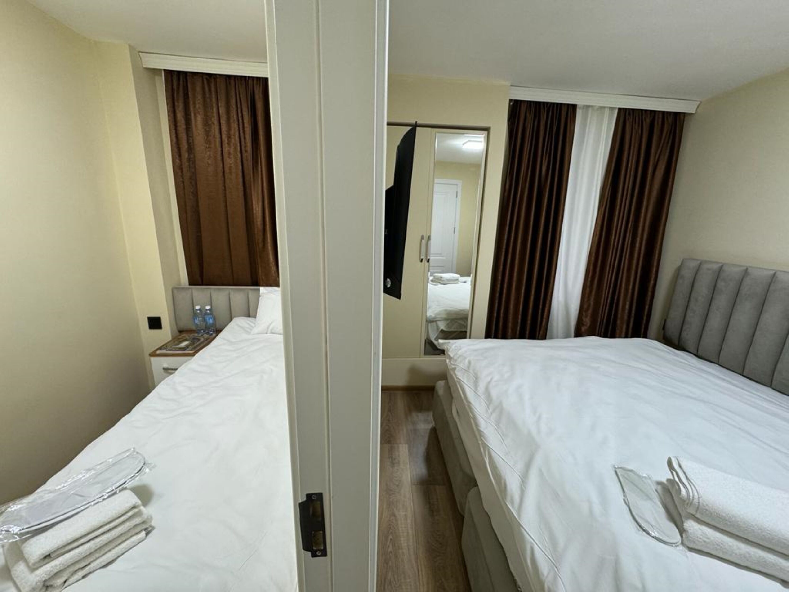 Apartment | Hypo-allergenic bedding, minibar, in-room safe, soundproofing