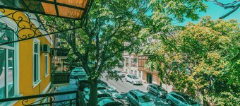 Hillside City Center Hotel