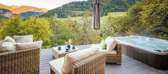 Fabulous  Alpine Living Nr. Morzine with Jacuzzi/Sauna and spectacular views 