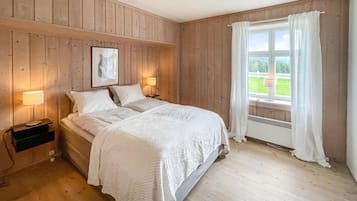 3 makuuhuonetta, vauvan matkasänky, ilmainen Wi-Fi