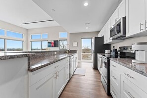 Fridge, microwave, oven, stovetop - The W Loft Penthouse with Pool Gym 2 Balconies (Wyandotte)