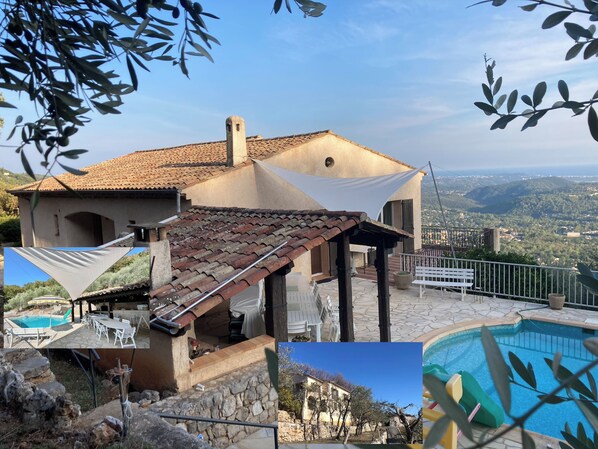 Alberca techada y alberca al aire libre