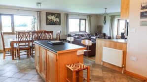 Casa, várias camas | Cozinha privada