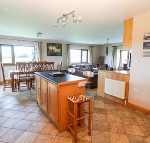 Maison, plusieurs lits | Cuisine privée