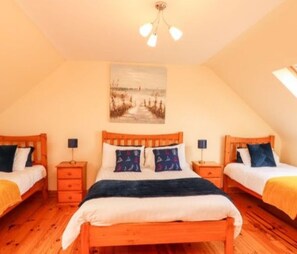 4 bedrooms, iron/ironing board, free WiFi, bed sheets