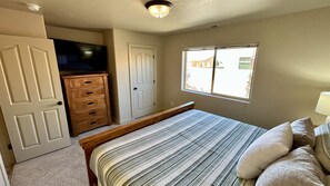 3 bedrooms, travel cot, free WiFi, bed sheets