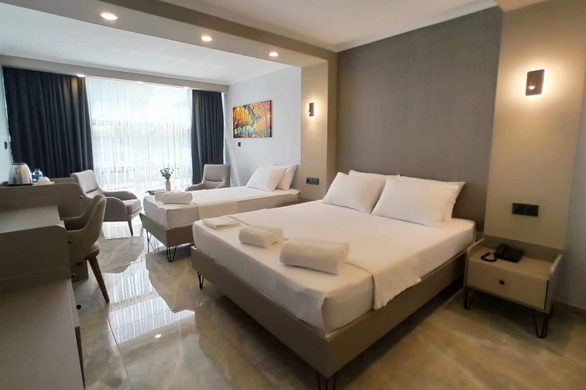 Premium bedding, in-room safe, desk, soundproofing