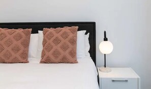 2 makuuhuonetta, silitysrauta/-lauta, Wi-Fi, vuodevaatteet