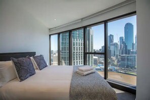 2 bedrooms, iron/ironing board, WiFi, bed sheets - Prima Pearl Tower - Southbank Dining Precinct / Crown Casino next door (Southbank)