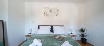 BeSSa Homes Haag 6 Personen 2 Schlafzimmer, 3 Betten, Balkon